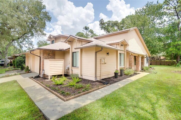 Property Photo:  419 Newton Place  FL 32779 