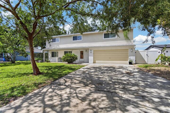 Property Photo: 10718 Drummond Rd FL 33615