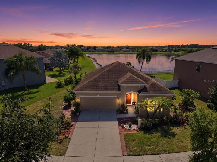 Property Photo: 803 Parker Den Drive FL 33570