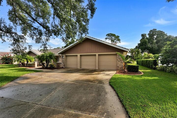 Property Photo:  7913 Broadmoor Pines Boulevard  FL 34243 