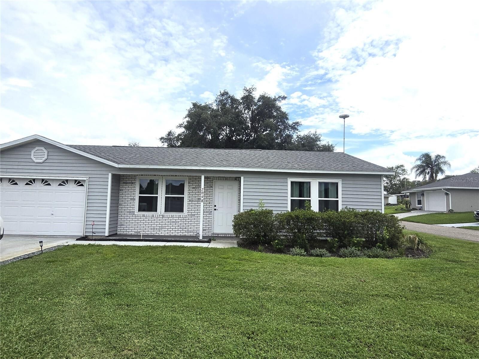 Property Photo: 7098 Alamanda Boulevard W FL 33898
