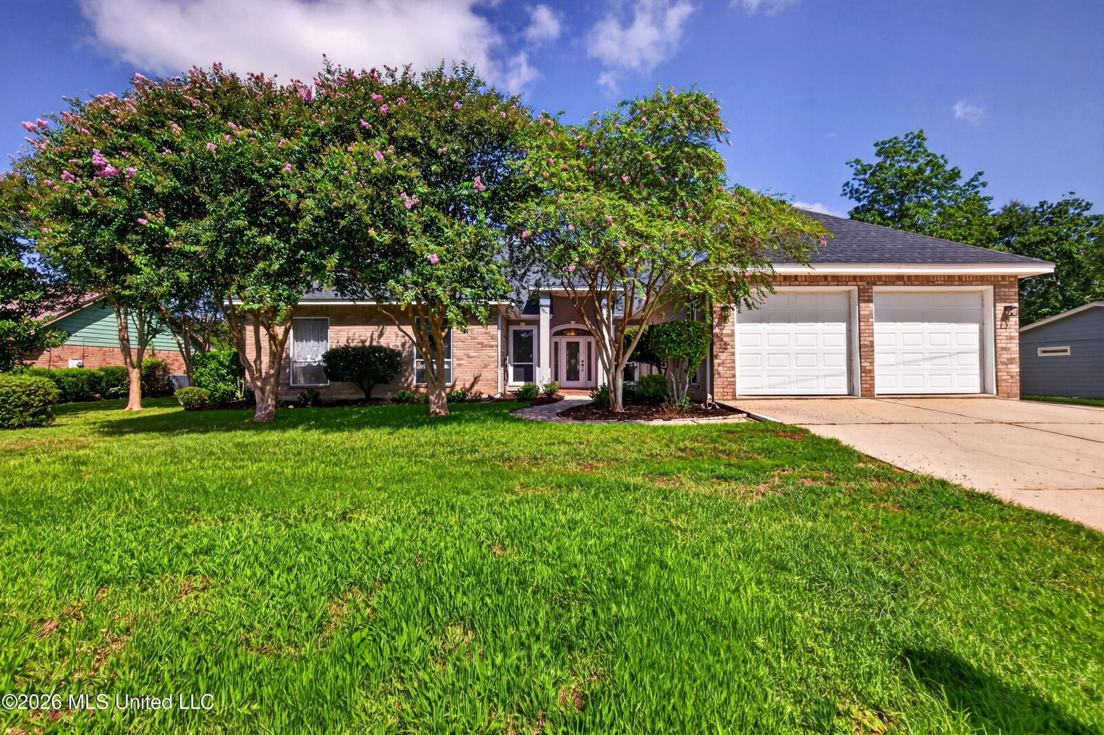 Property Photo: 56135 E Diamondhead Drive MS 39525