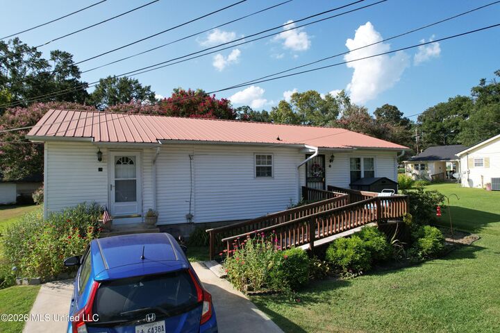 Property Photo: 25 S Center Street MS 38659