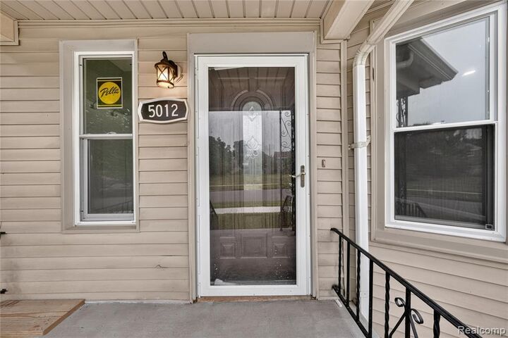 Property Photo: 5012 Fischer Street MI 48213 2923