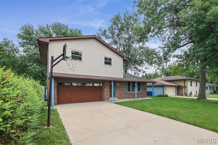Property Photo:  410 N 9th Street  IL 62265 