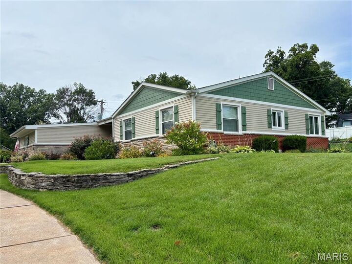 Property Photo:  4900 Voltaire Drive  IL 62035 