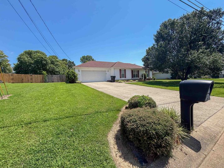 Property Photo: 900 Sir James Ave TN 38024