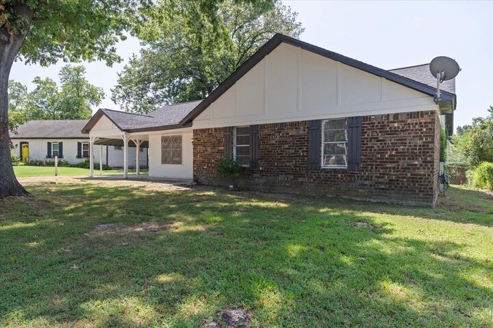 Property Photo:  7089 E Foxhill Dr  TN 38135 