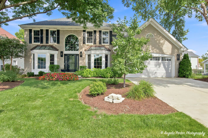 Property Photo:  127 Michelle Place  IL 60173 
