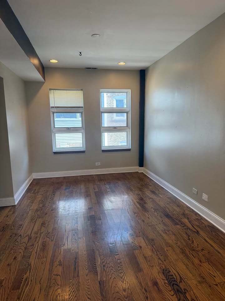 Property Photo:  1062 W Chicago Avenue 2E  IL 60642 
