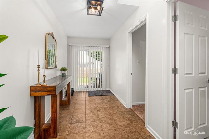 Property Photo:  2330 Weatherford Lane  IL 60565 