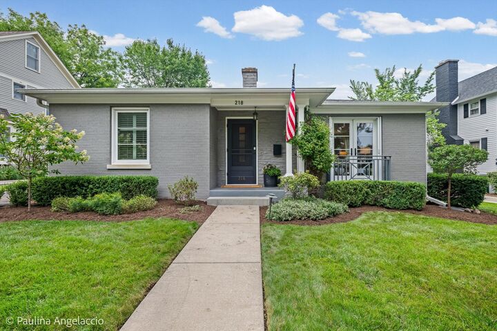 Property Photo:  218 Coolidge Avenue  IL 60010 