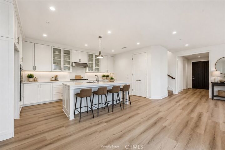 Property Photo: 134 Toretta CA 92602