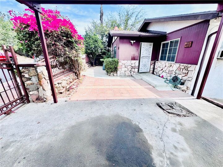 Property Photo:  5226 Ithaca  CA 90032 