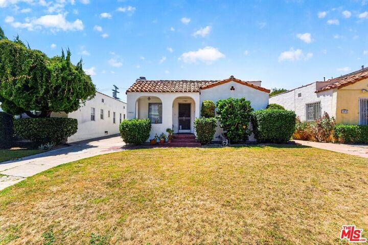 Property Photo:  1941 Barry Avenue  CA 90025 