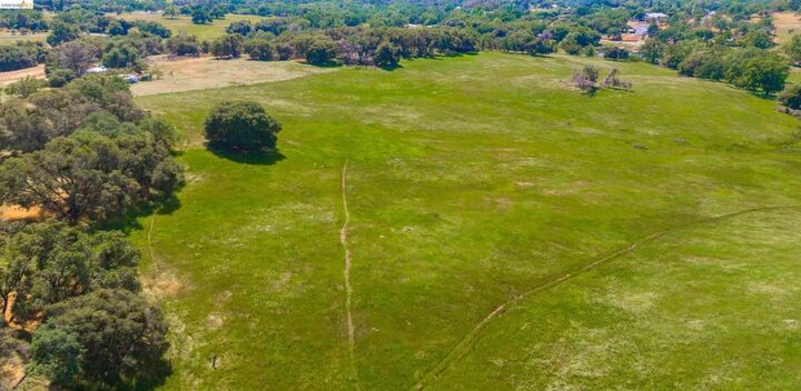 Property Photo:  9325 Fraguero Rd  CA 95370 