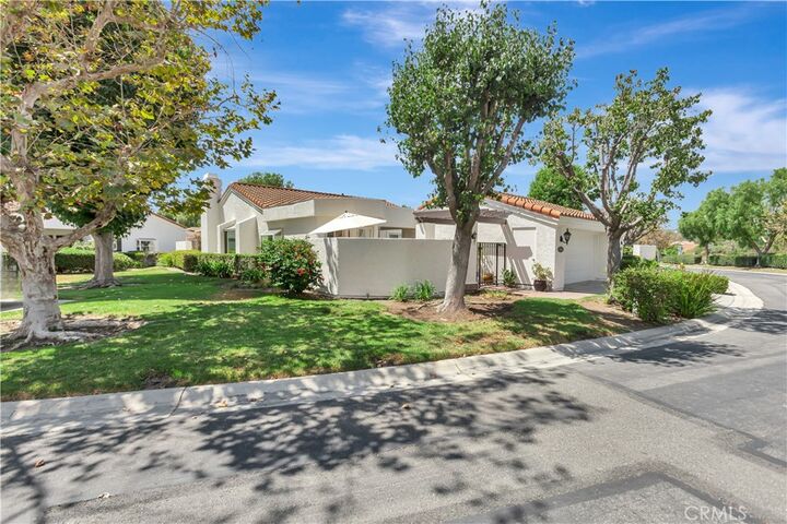 Property Photo:  32065 Via Flores  CA 92675 