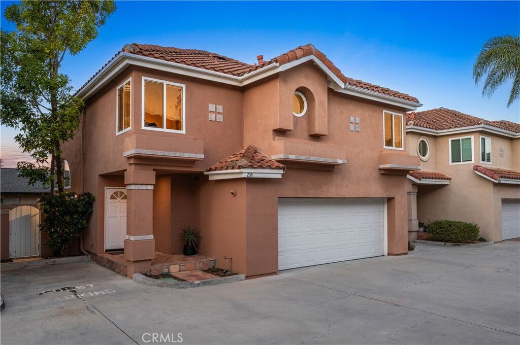 Property Photo: 208 Calabria Court CA 92627