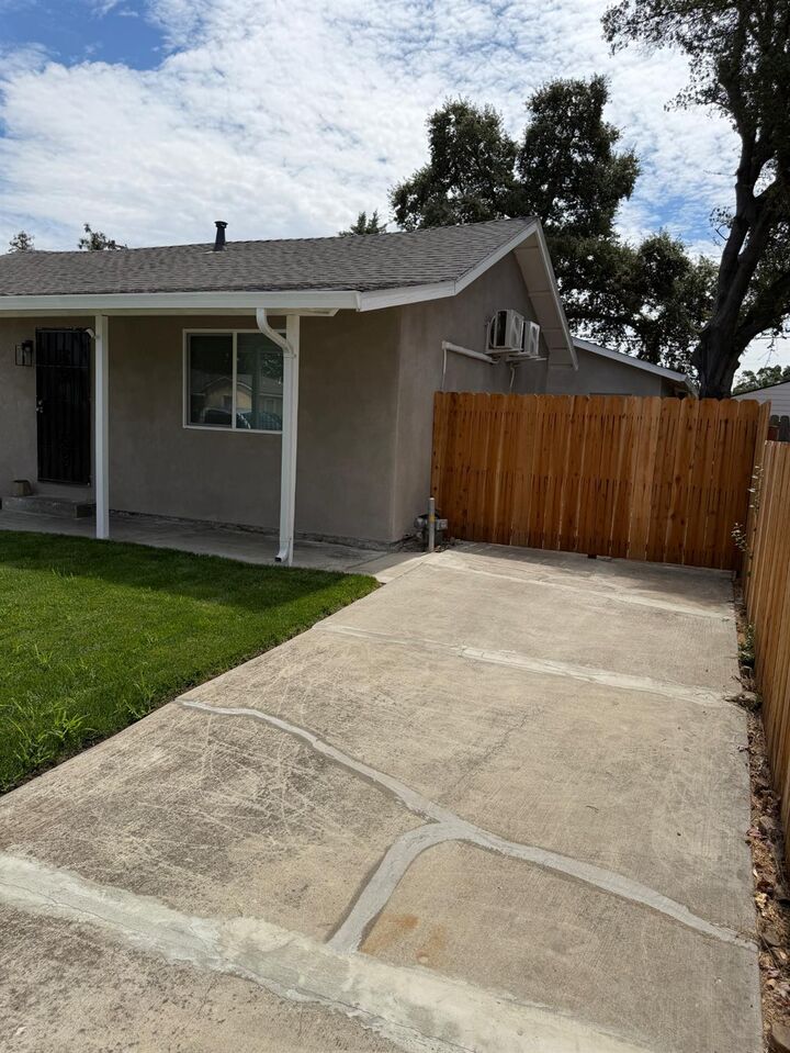 Property Photo:  2346 Hackberry Street  CA 95205 