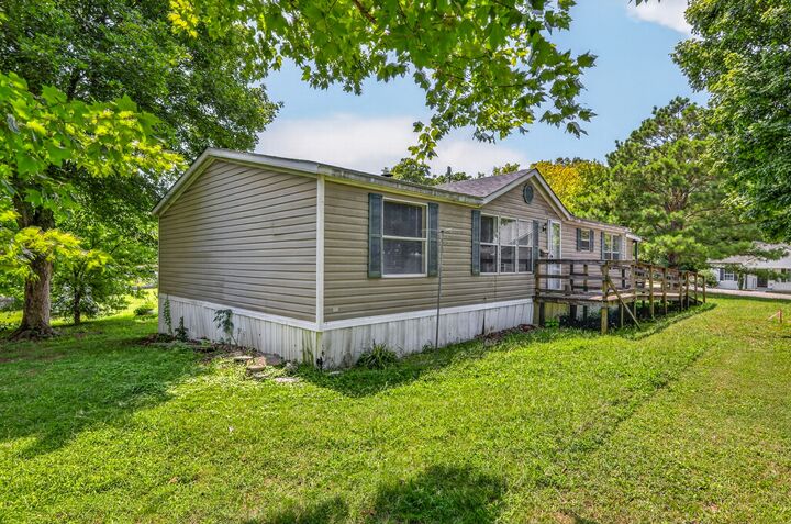 Property Photo:  828 N Brown St  TN 37172 