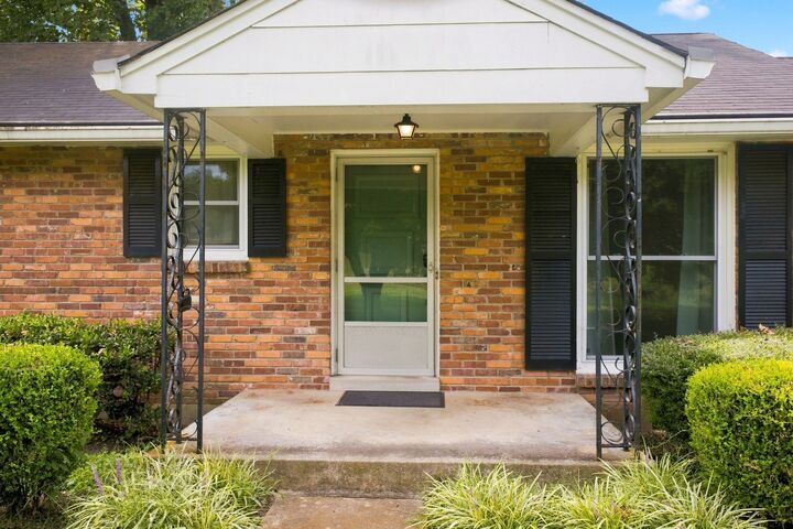 Property Photo:  5005 Whispering Hills Ct  TN 37211 