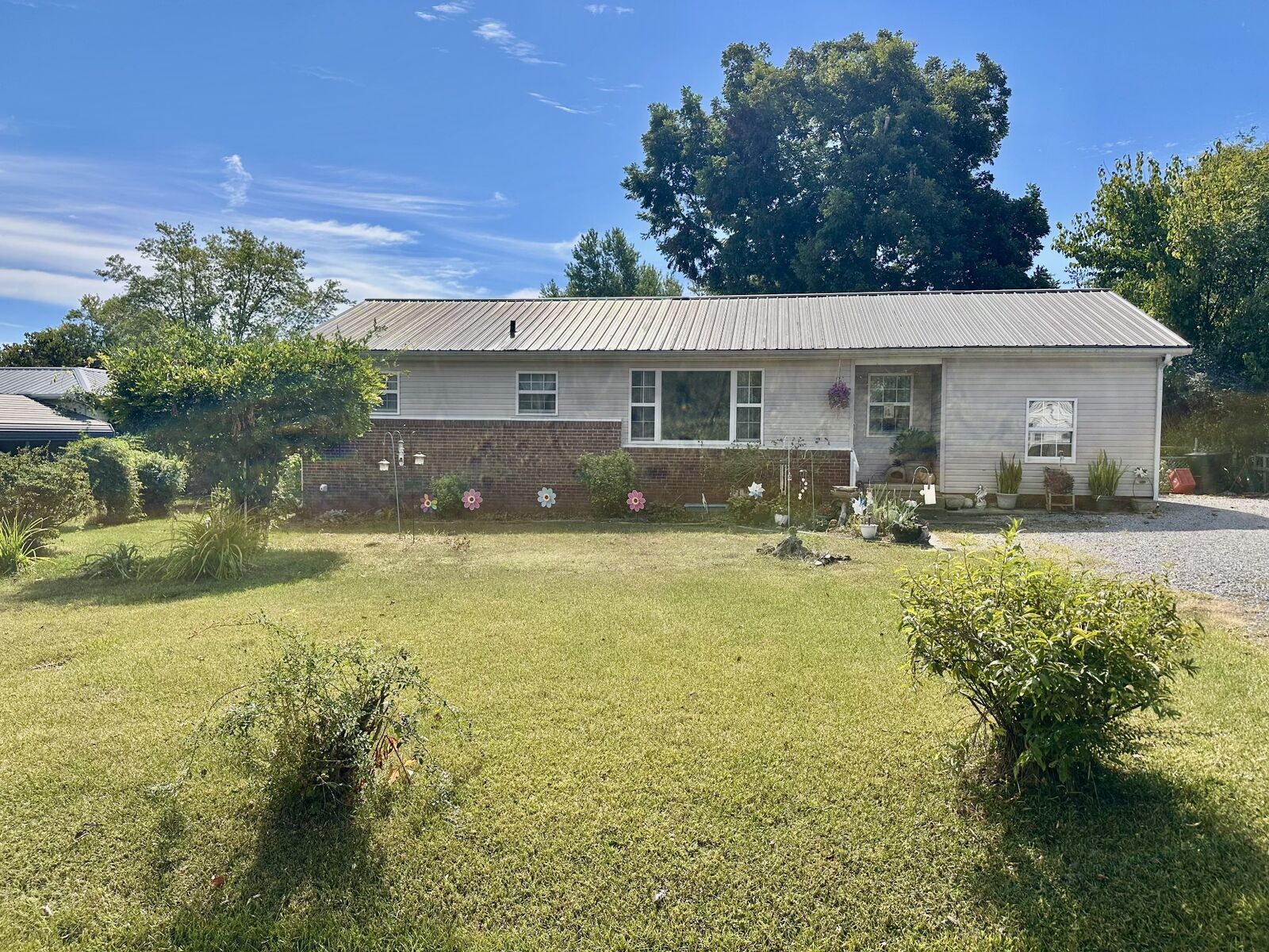 Property Photo:  903 Hickory St W  TN 37388 