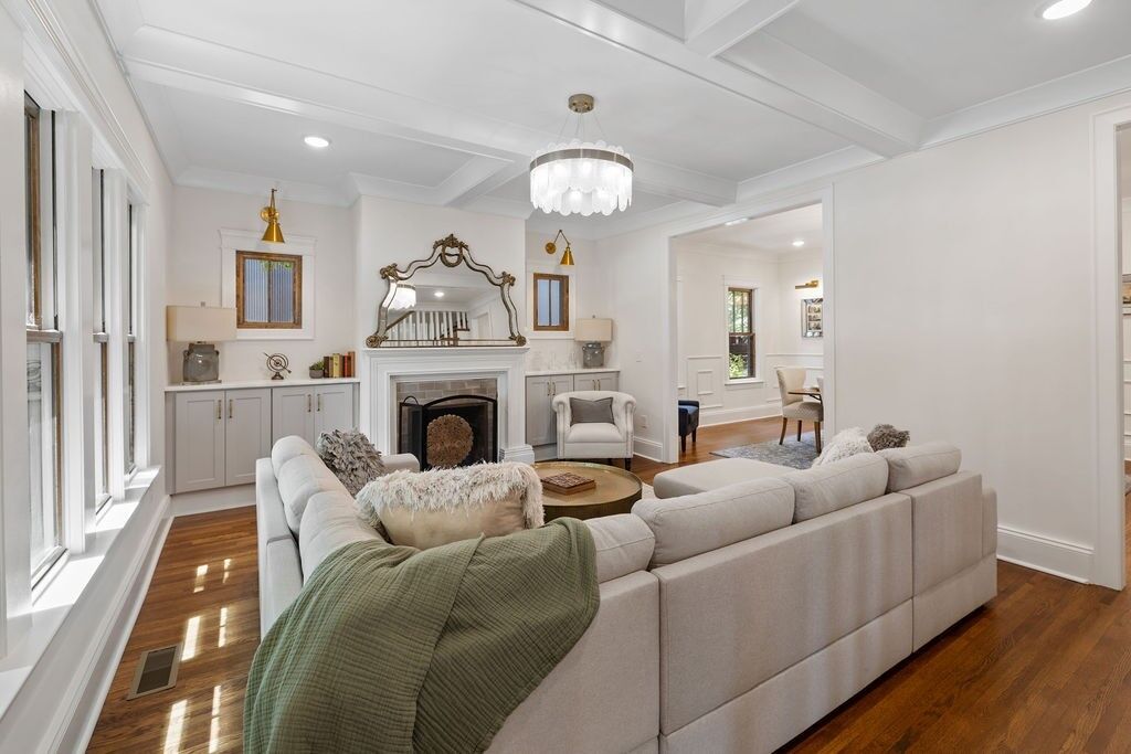 Property Photo: 208 Fairfax Ave TN 37212