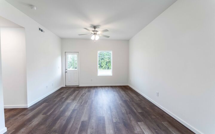 Property Photo: 207 Stonehenge Circle TN 37355