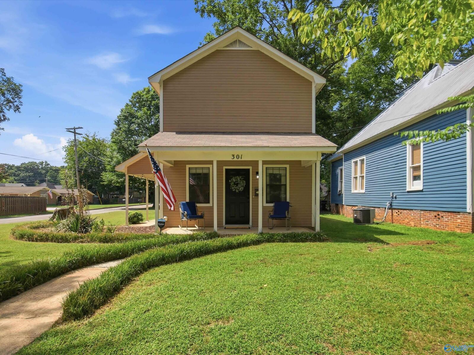 Property Photo:  301 Oak Street  AL 35601 