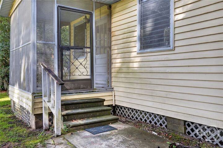 Property Photo:  2422 Norwood Avenue  GA 31406 