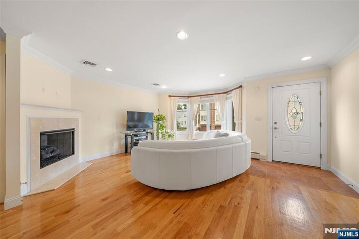 Property Photo:  233 Knox Avenue C0001  NJ 07010 