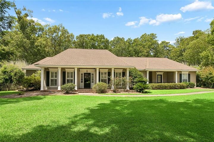 Property Photo: 126 Tchefuncte Parc Drive LA 70447