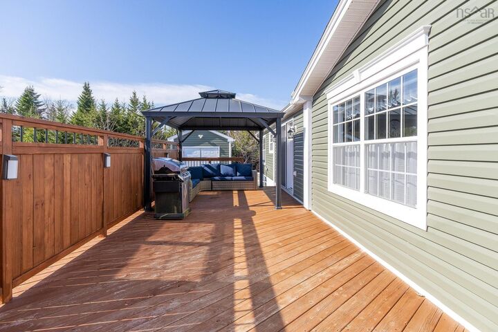 Property Photo:  27 Eleventh Street  NS B4B 0S3 