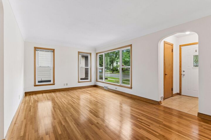 Property Photo:  840 Armstrong Avenue  MN 55102 