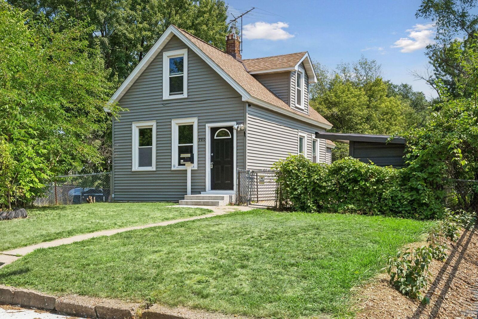 Property Photo:  980 Marion Street  MN 55117 