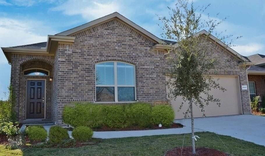 Property Photo:  5933 Comanche Peak Drive  TX 76179 