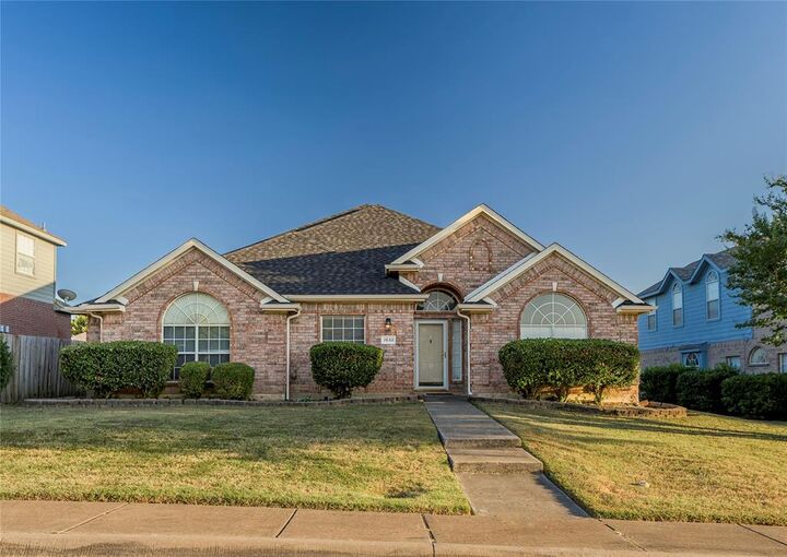 Property Photo: 1532 Mill Creek Drive TX 75115