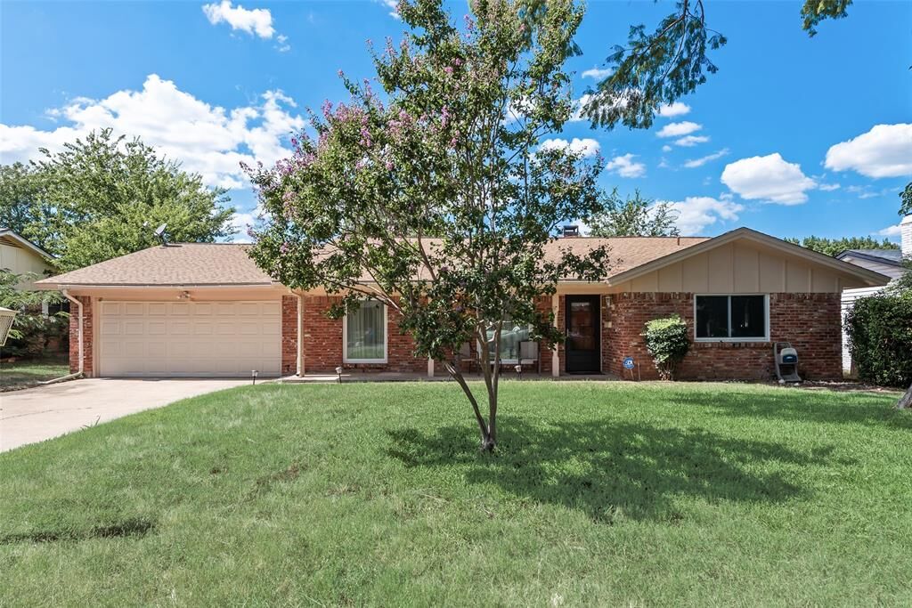 Property Photo: 1308 Prelude Drive TX 76134