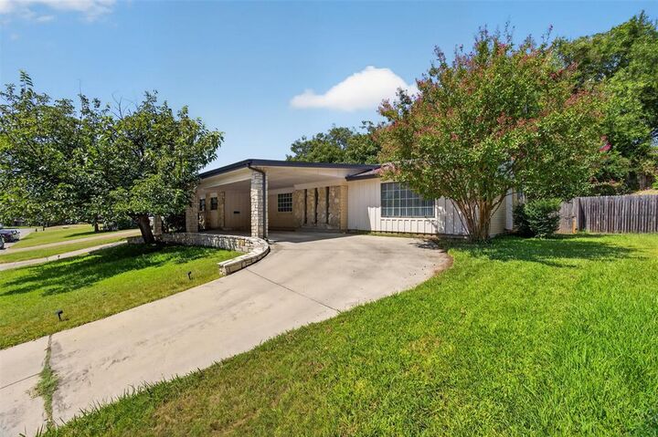 Property Photo: 4509 Starlight Drive TX 76117