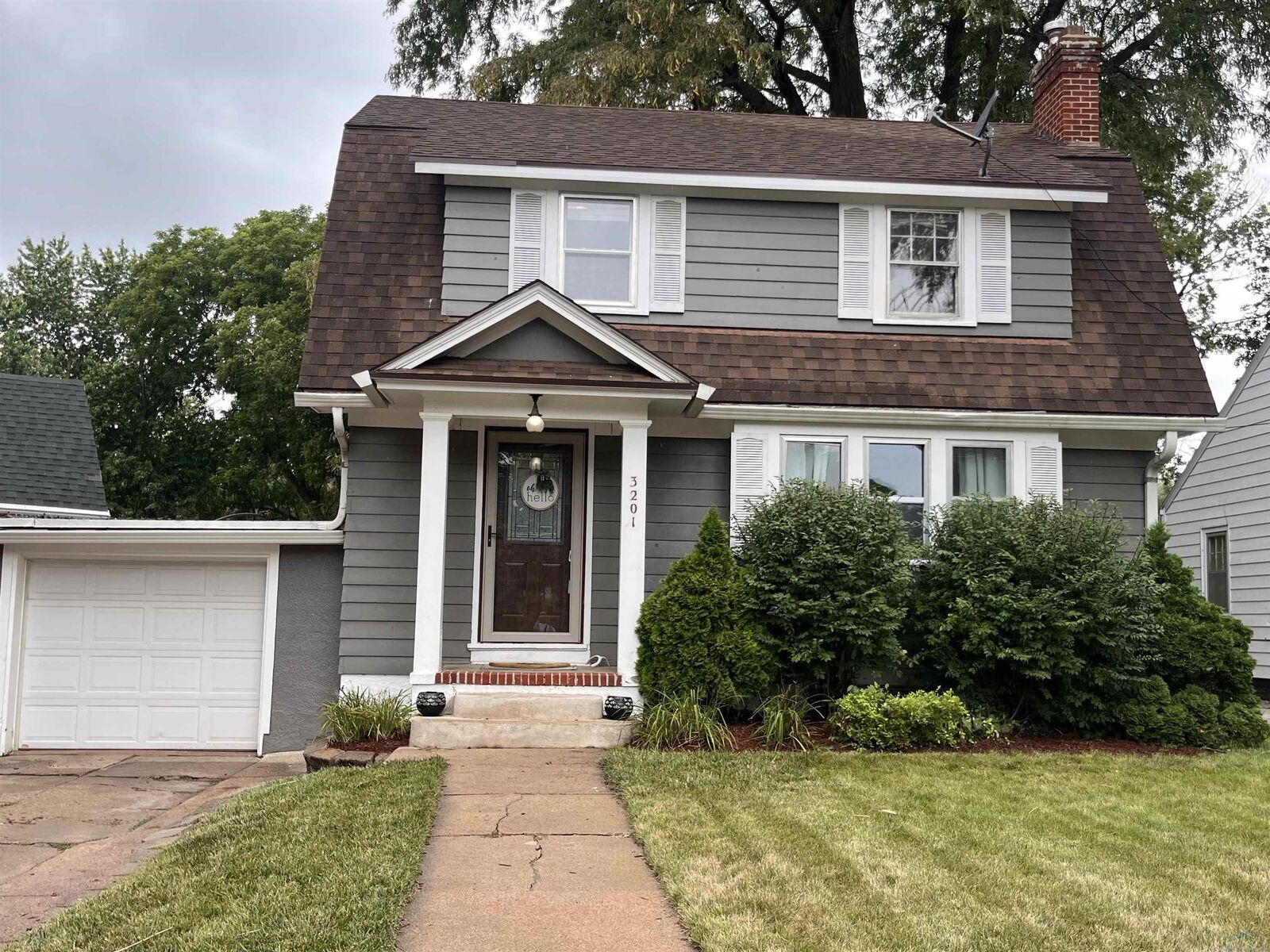 Property Photo:  3201 Dearborn Blvd  IA 51104 