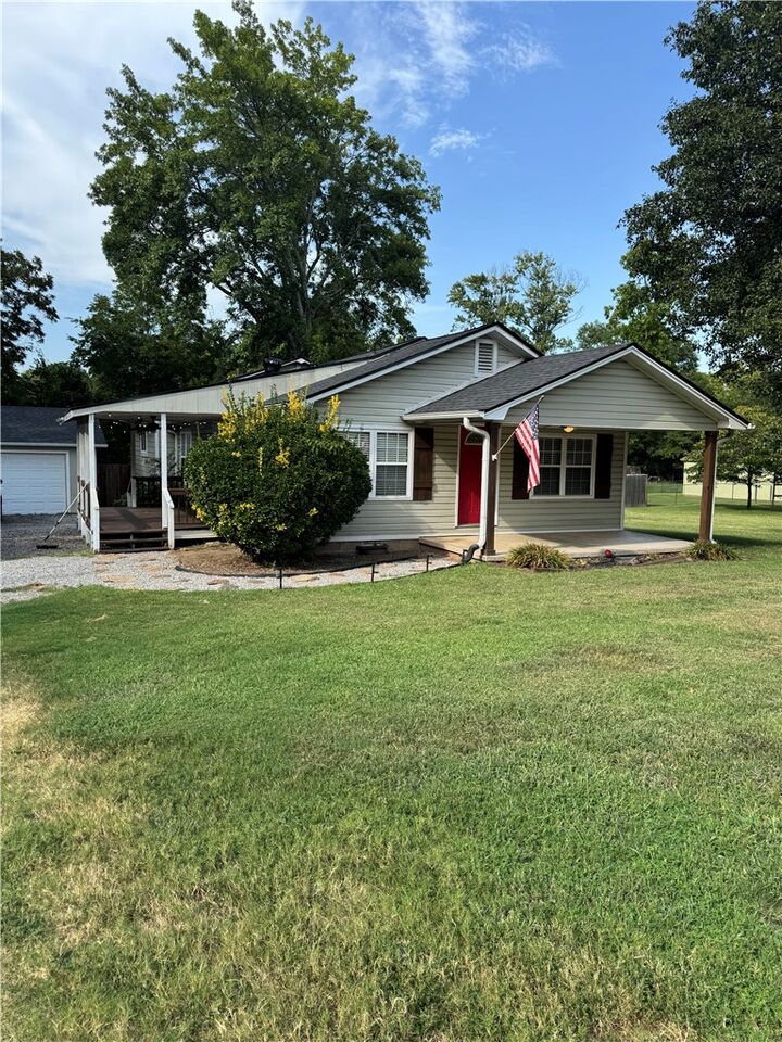 Property Photo:  511 E 7th Street  AR 72801 