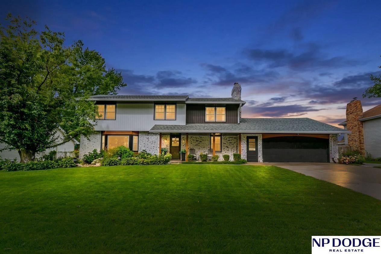Property Photo: 836 S 131 Avenue NE 68154
