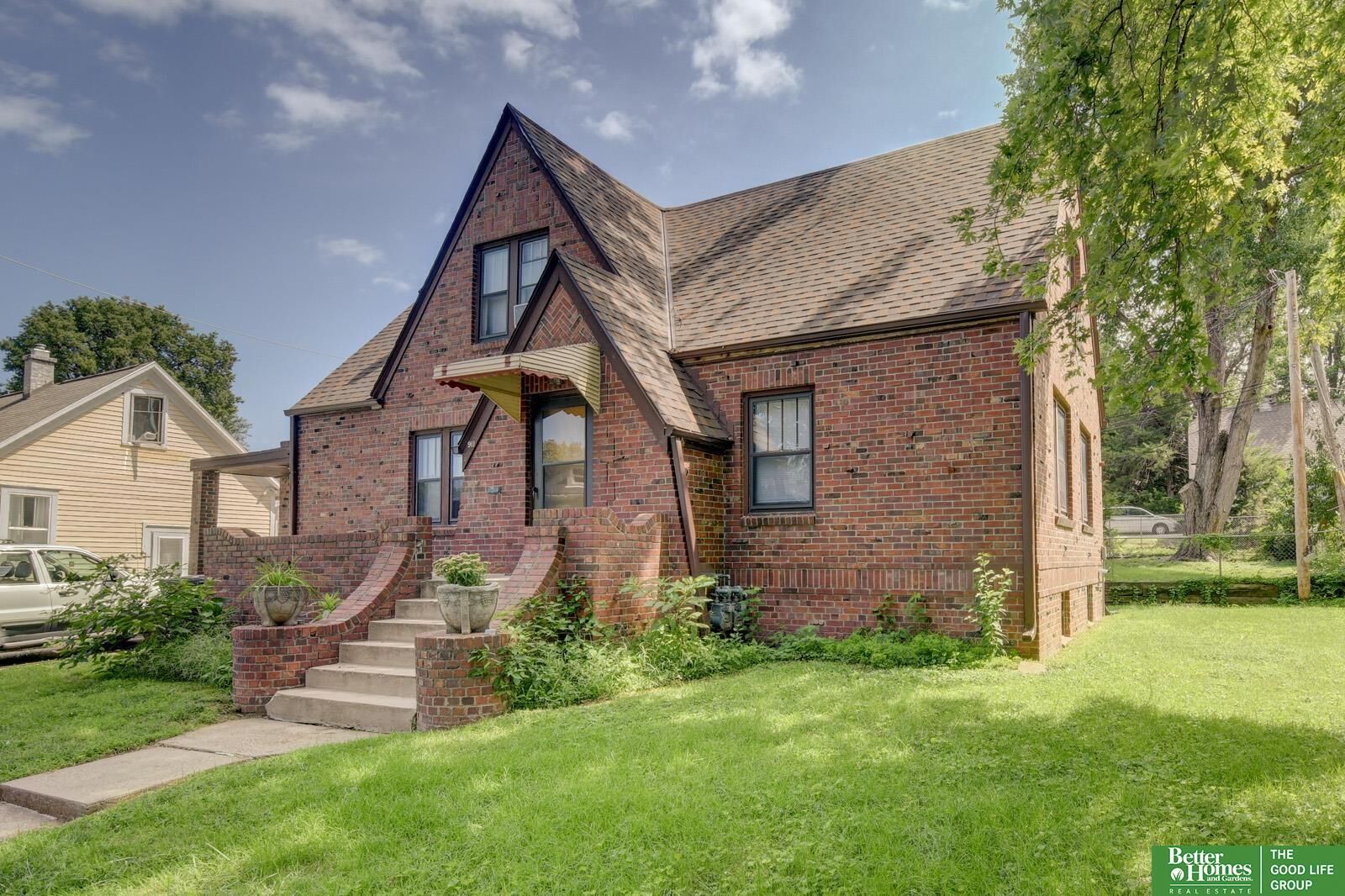 Property Photo:  911 S 38th Street  NE 68105 