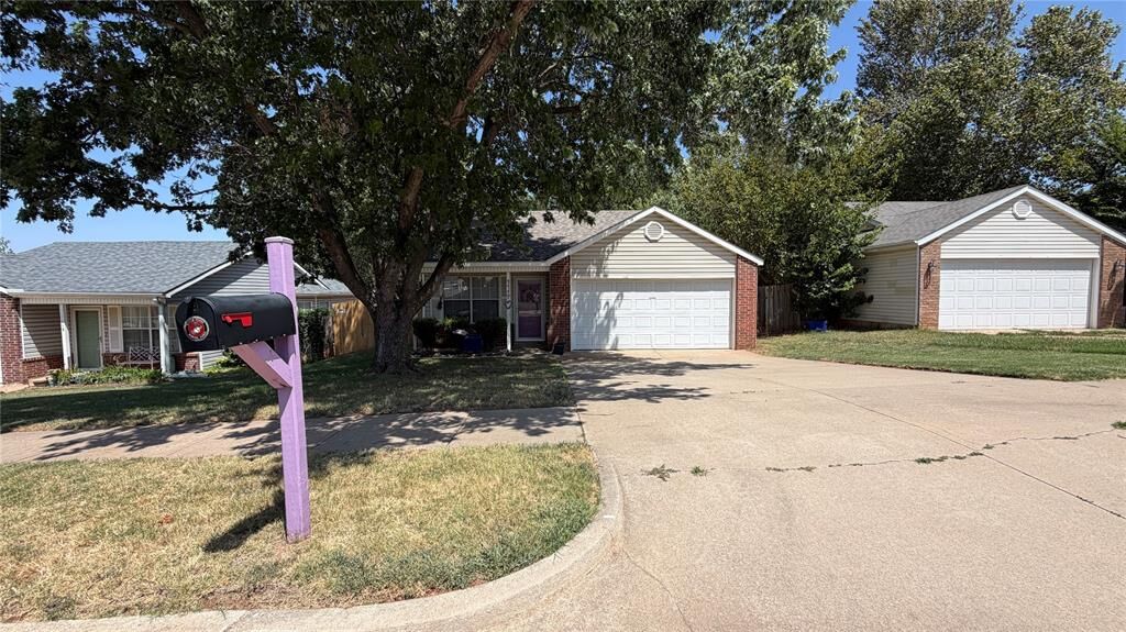 Property Photo: 1117 Cedarcrest Street OK 73071