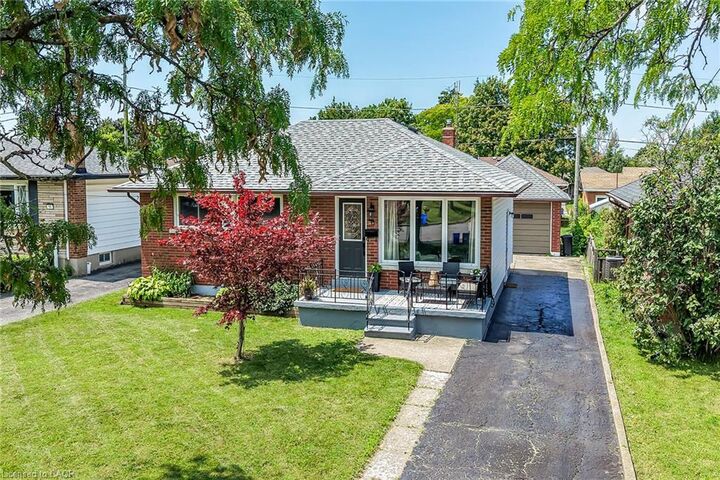 13 Allanburg Road S — photo 1