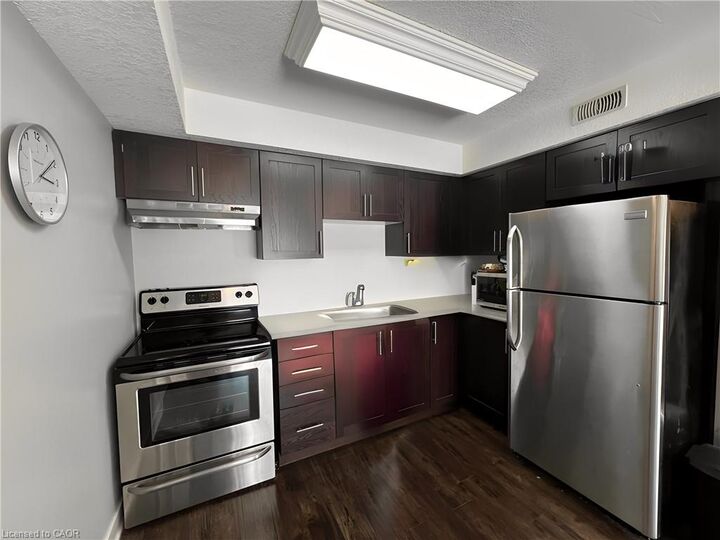 Property Photo: 185 Windale Crescent 9C ON N2E 0G3