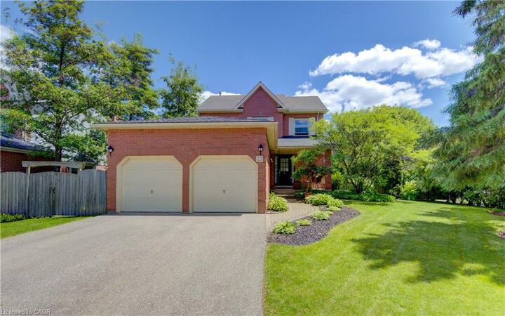 Property Photo: 23 Trelawney Street ON N2N 3A8