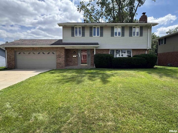 Property Photo: 1420 W Tomar Court IL 61614