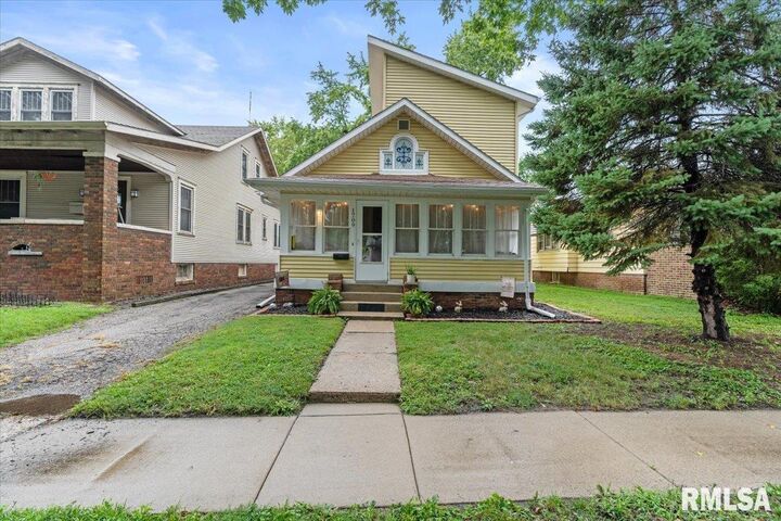 Property Photo: 1709 S College Street IL 62704