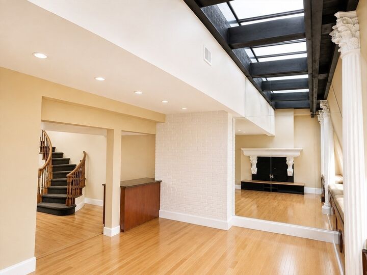 Property Photo:  113 Beacon St F-6  MA 02116 